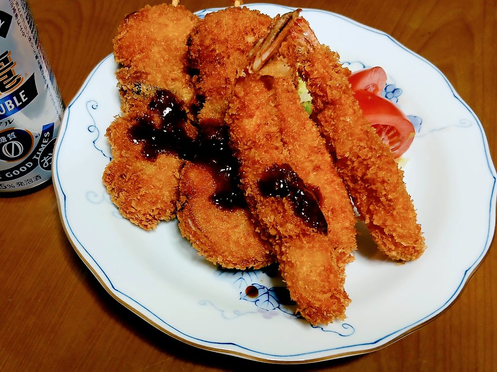 フセン tweet media