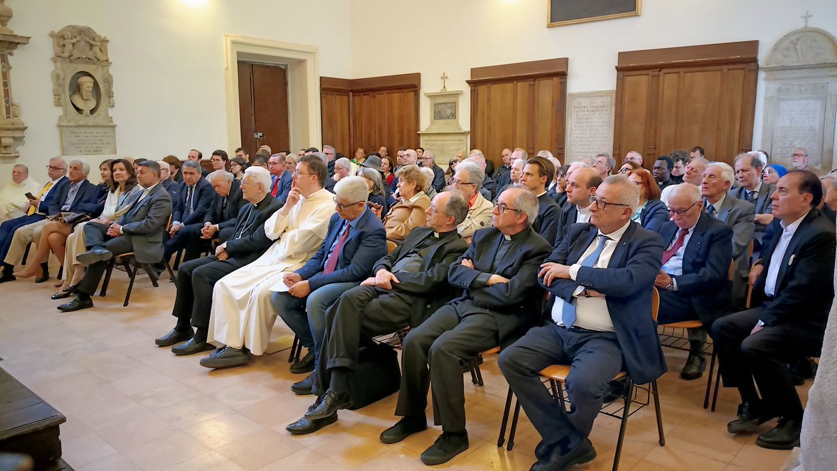 Papa Pio XII tweet media