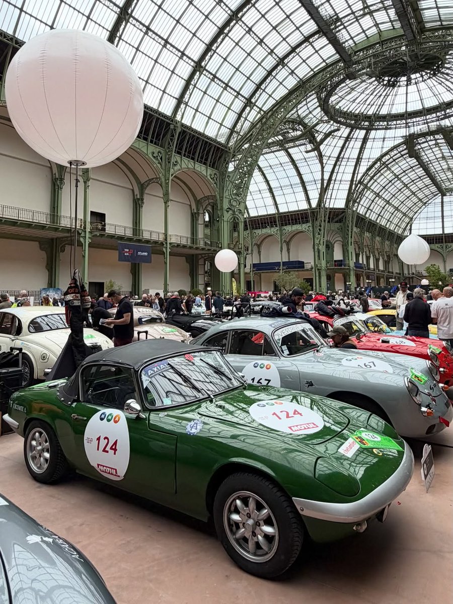 ClubLotusFrance's tweet photo. De vaillantes Lotus Elan 26R en mode "préparatifs" pour le Tour Auto 2026 au Grand Palais de Paris (crédit photos membres CLF - Peter Auto) #TourAuto #MaLotus #Elan26R #ForTheDrivers #PeterAuto #ClubLotusFrance @TourAuto @ClubLotusFrance https://t.co/igIgQtORAP