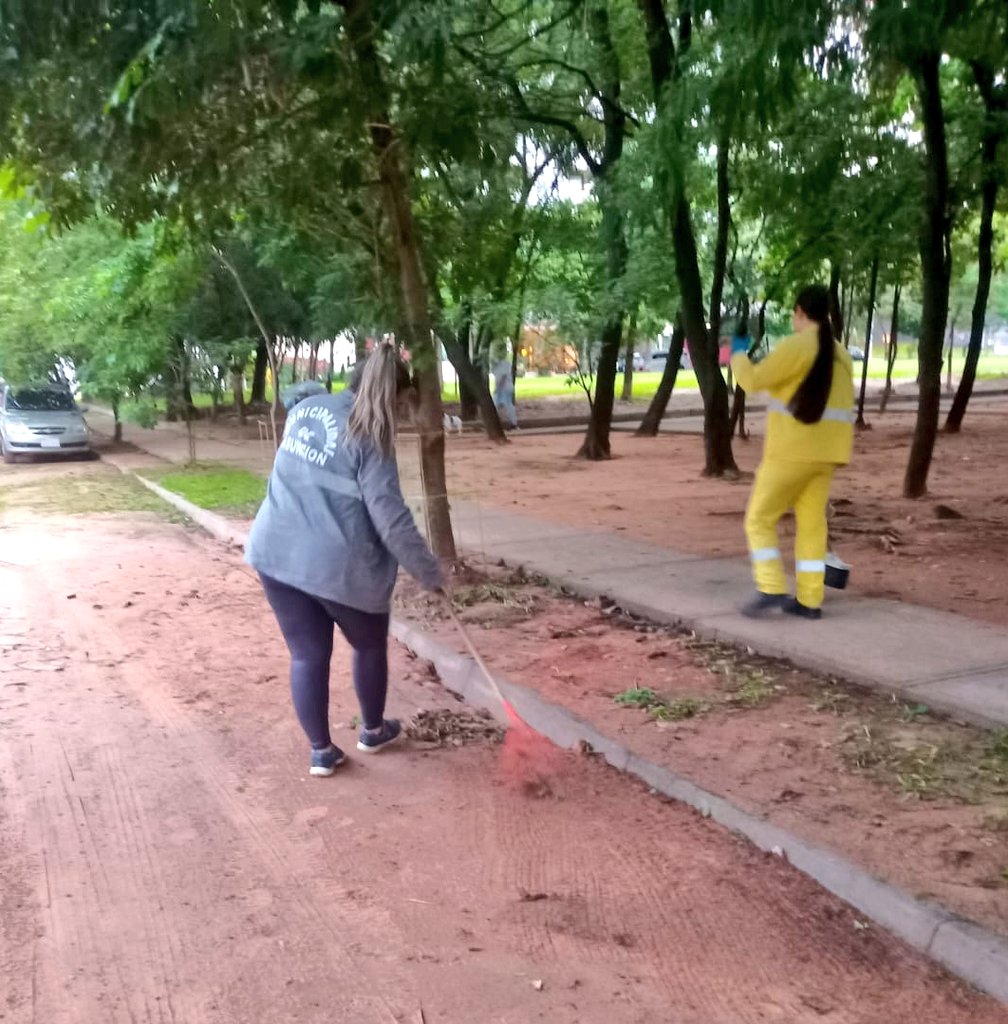 👉 Gestión integral en los barrios 🛑

📌 Barrio San Jorge 🧹🚮
✅ Algunas de las arterias abarcadas:
👉 Cap. Denis Roa
👉 Dr. Bernardino Caballero
👉 Tte. Ángel Velazco
👉 Jaime Bestard 

#GestionarEsServir