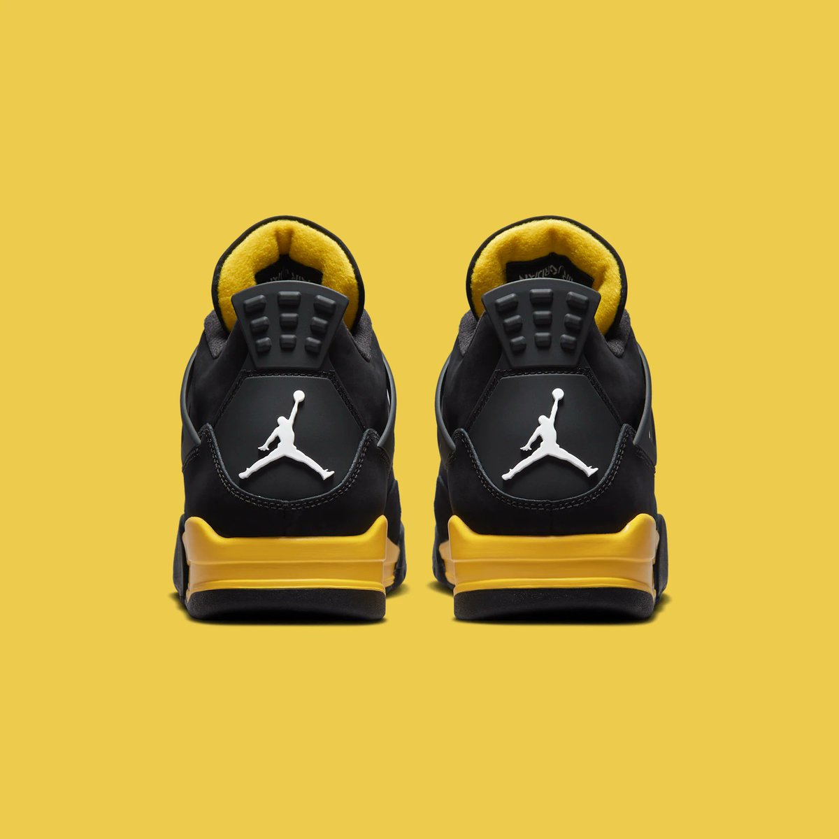 Sneaker Market RO tweet media