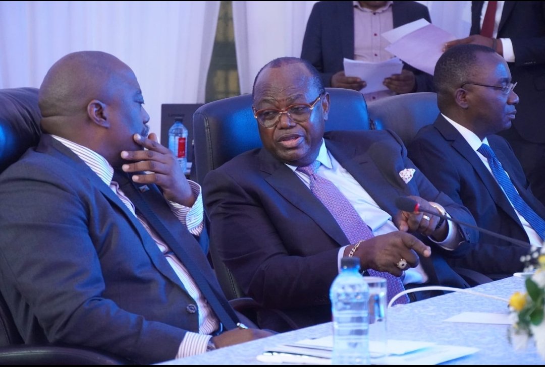 IssaTonganze's tweet photo. Urgent urgent 🚨 : José makila tacle une nouvelle fois les sanctions américaines infligées à l'ancien président Joseph Kabila.

Sanctionner Joseph Kabila, c'est s'attaquer à la souveraineté de la RDC.

José Makila dit NON à l'ingérence et rappelle : seul le peuple congolais juge son histoire.