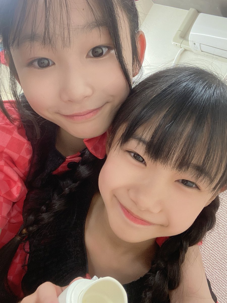 DP_MOMO701's tweet image. 今日は子供の日！！スペシャルライブありがとうございましたー💕
あとね帰りにふーちゃんとTikTokも撮ったから見てねっ💕
少し🤏遅れてしまったけどめるちゅさん
初めてのワンマンライブおめでとうございますっ♪   これからも応援してますっ💕
#TikTok vt.tiktok.com/ZS94Vxk3c/