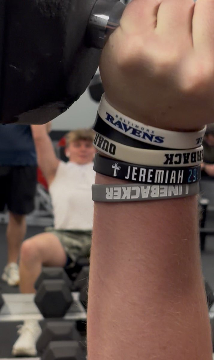 DrakeMoore08's tweet photo. From the gym to the field I am smashing goals, hit an unofficial 4.51 forty yesterday and my accuracy is on point! Just keep following God and his path he walks with you and you will be unstoppable.  
￼
Jeremiah 29:11 For I know the plans I have for you,” declares the Lord, “plans to prosper you and not to harm you, plans to give you hope and a future
#recruit #ncaafootball #athlete @StirFrySports @PrepRedzonePA @footballcoach79 @Pasportslive1 @BobGreenburg