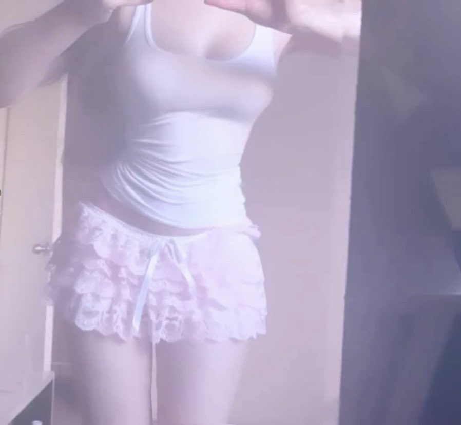 prettylaxx's tweet photo. haii >.< #nsfwtwt #findom #findomtwt https://t.co/e80OfFmvtL