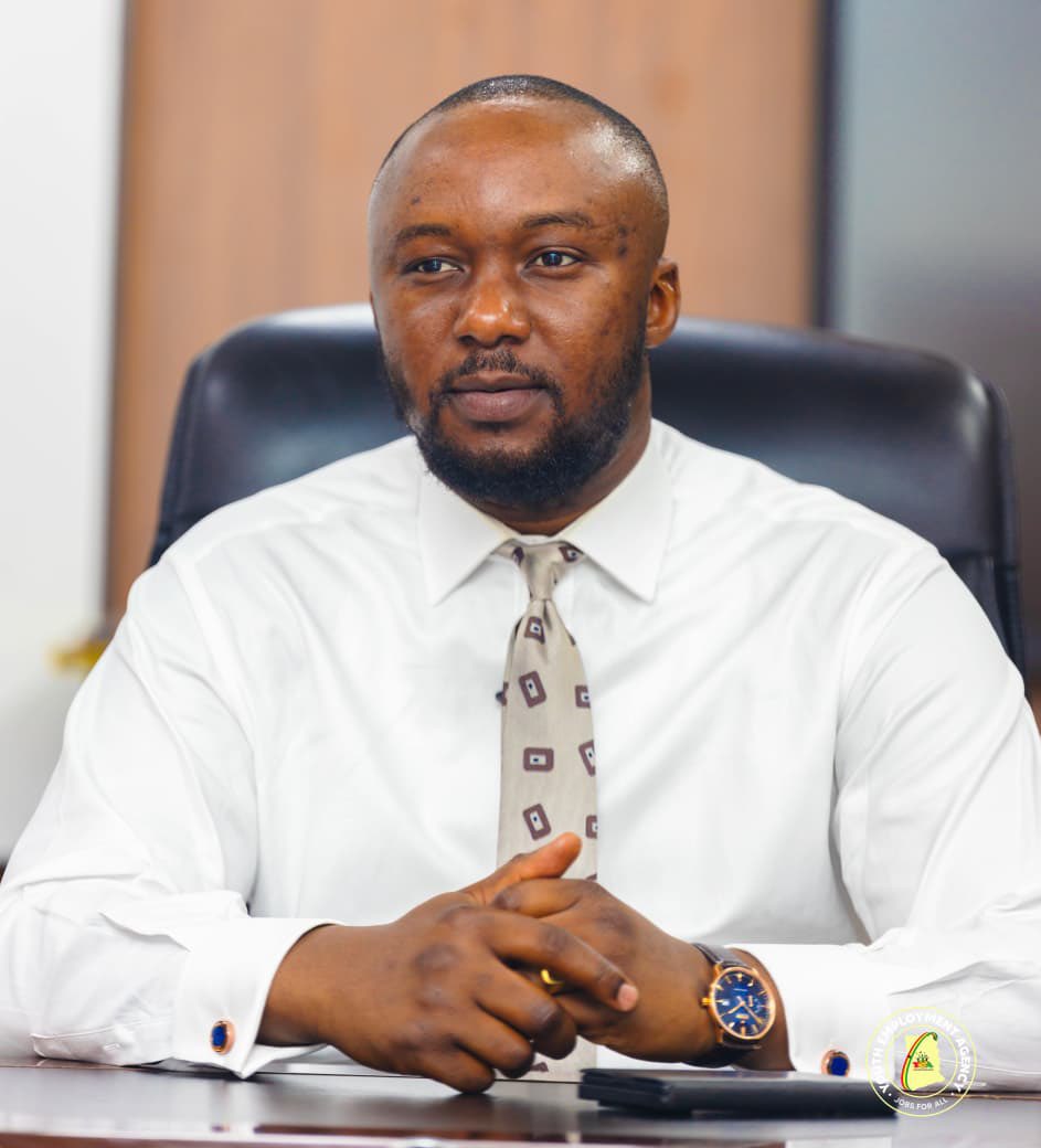 yeaghana's tweet image. The Youth Employment Agency has sent selected beneficiaries to the UAE under its Labour Exchange Programme to work with global brands like KFC, Pizza Hut &amp;amp; Hardee’s. 
CEO Malik Basintale urged discipline and assured continued support. 

#YEAGhana #Careers #JobOpportunities