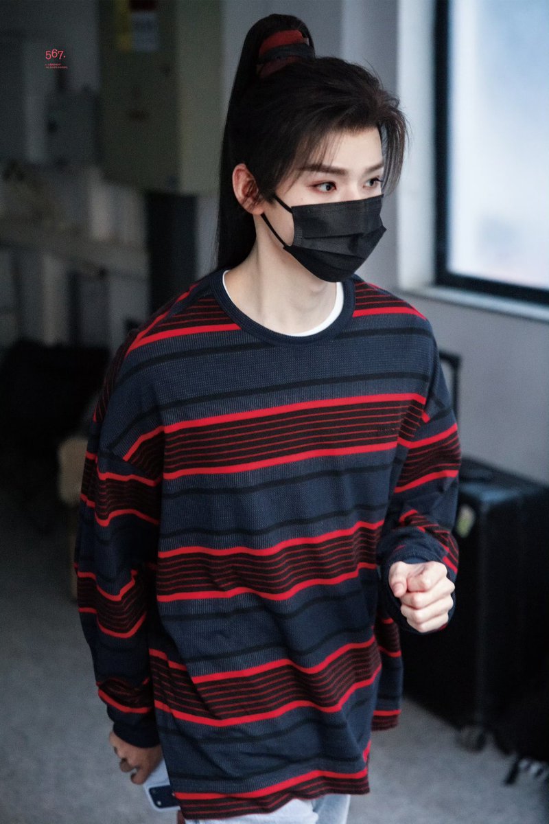 เสื้อตัวนี้เด่นเลย พอมาอยู่บนตัวกงจวิ้นบวกกับแต่งหน้าทำผมแบบนี้แล้ว มันน่ารักมาก😊
#GongJun #กงจวิ้น #TheLegendofLuXiaofeng