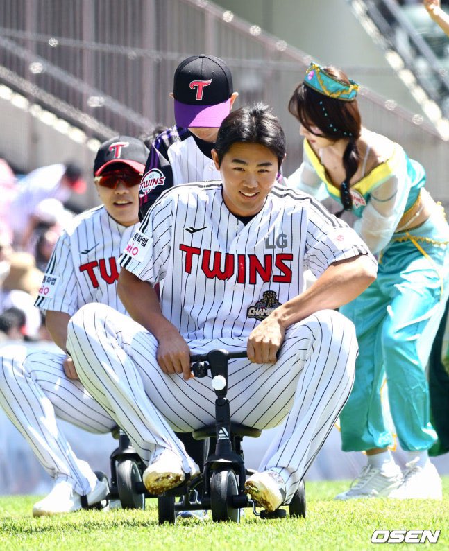 쿠로 tweet media