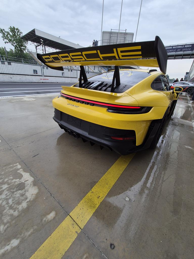 TommyMaino's tweet photo. [Coaching &amp; Testing] - Porsche 992 GT3 RS

#Porsche
#911GT3RS 
#992GT3RS 
#Monza
#Curbstone
#TommyMaino https://t.co/BAqagE7gFm
