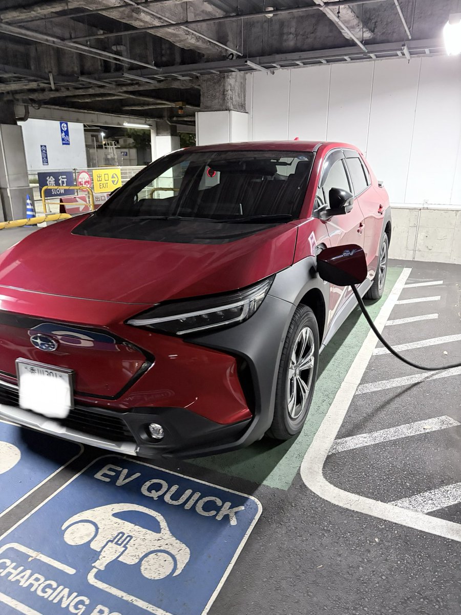 teslasima1's tweet photo. 充電刺したまま放置
スバルのいいクルマが台無し
スーパーチャージャーみたいに放置してるとどんどん課金される仕組みにしたらイイのに〜
1時間は放置されてる
困ったもんです https://t.co/mHZHO3Bnsw