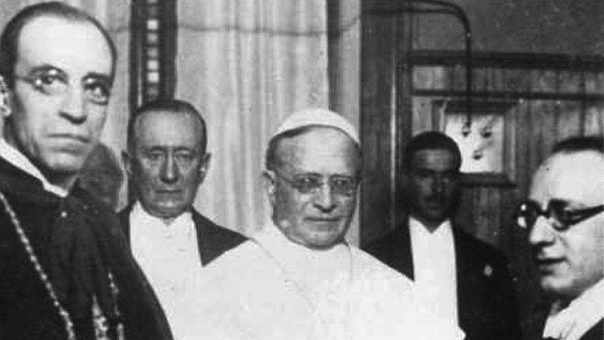 VaticanNewsPL's tweet photo. Jak kard. Pacelli, przyszły papież Pius XII bronił kard. Mundeleina za ostre słowa o Hitlerze.
➡️ https://t.co/yEgvPnRBKn
@EpiskopatNews https://t.co/VEnjJafR35