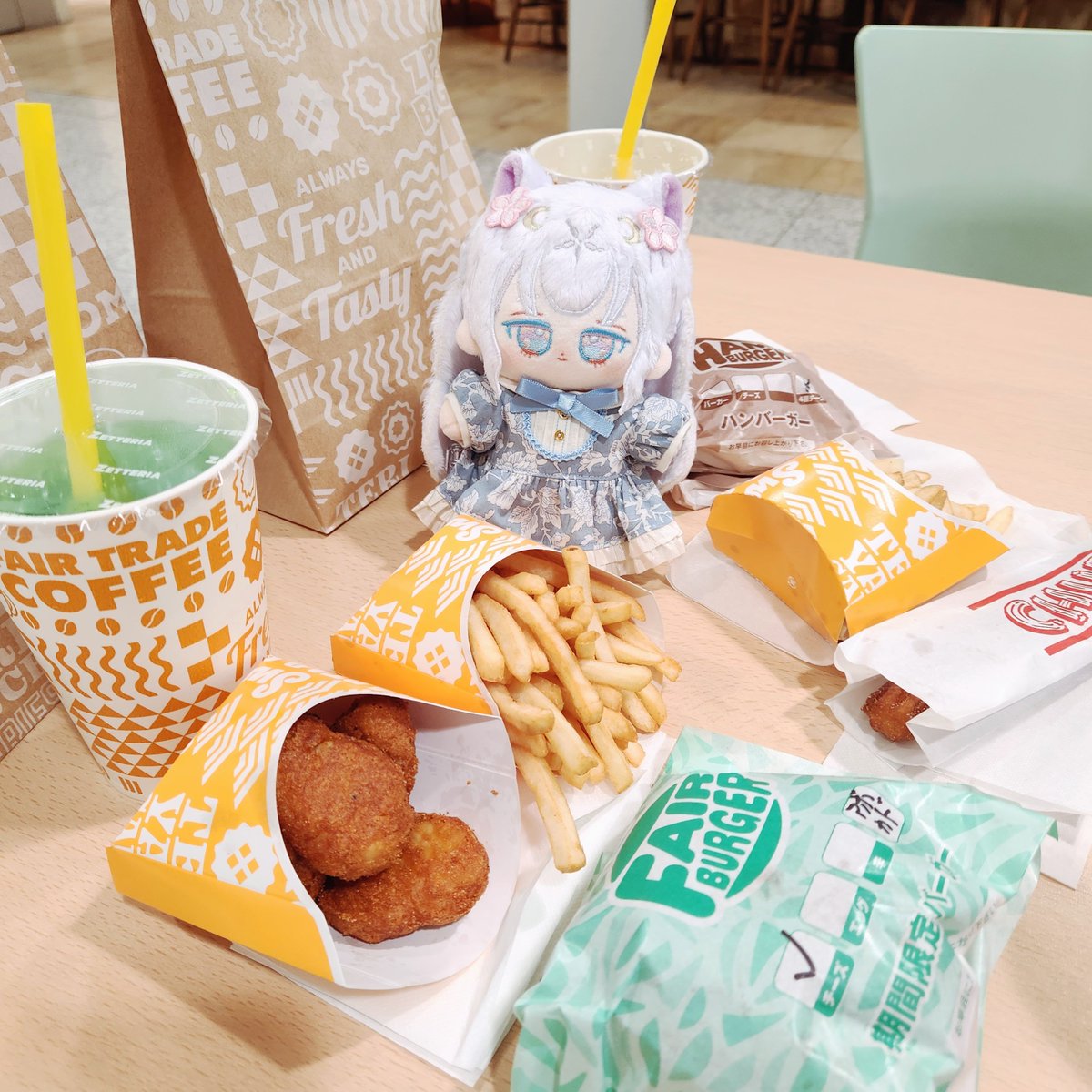 はじめての🍔🍟を拝見するムーンブロッサム
#うにんぬ