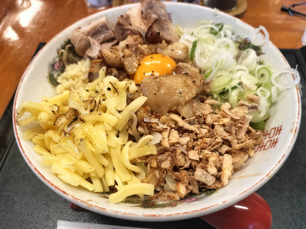 katsushos's tweet photo. らぁめんソメイヨシ乃🍜🌸
　　　　　　🍜柴田町船岡🌸
✨汁なし豚らぁめん＋🧀✨
※そろそろ汁なしのジャンクなの食べたくて😍🤤✨
安定の美味しさでした😘✨
＃らぁめんソメイヨシ乃
＃汁なし　＃豚ラーメン https://t.co/9ak3U1Iozt