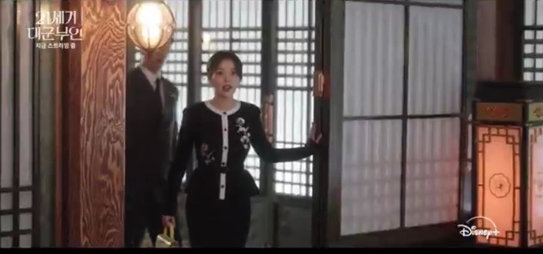 So this outfit will come out this week ☺️

*Me digging her IG stories folder of her sharing the food supports for Perfect Crown to see which outfit has yet to come out on the drama lol 😆*

#PerfectCrown