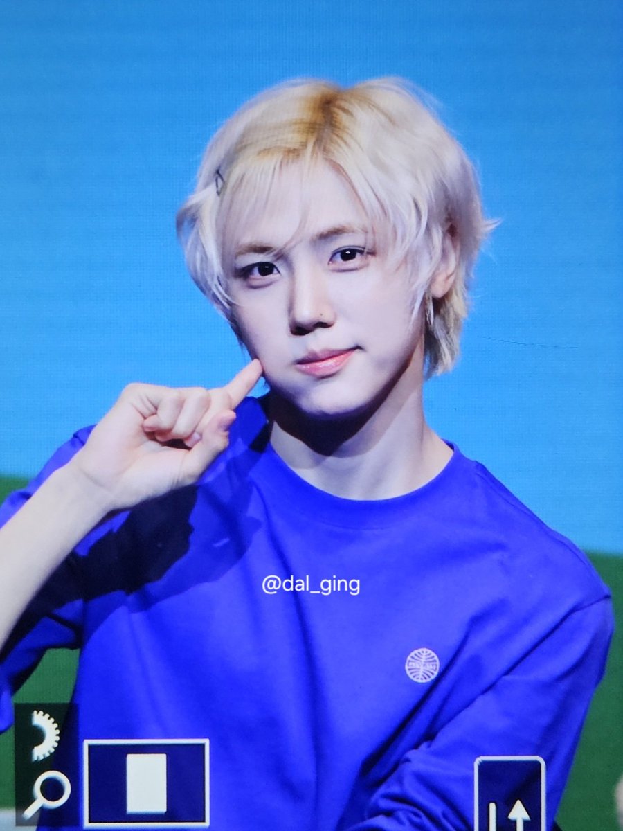 딸깅 tweet media