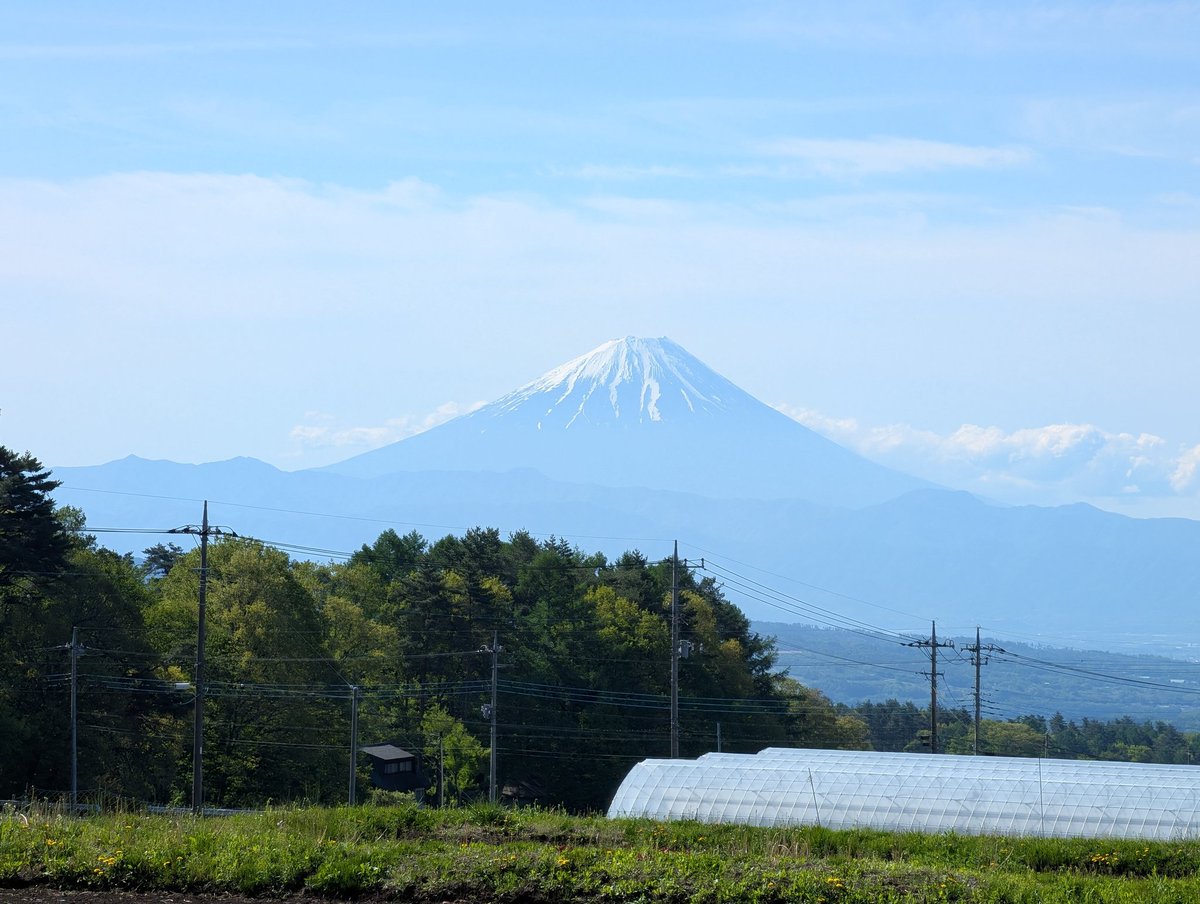 keigo_f's tweet photo. ちなみに、友人の散歩コースからの眺め。
やっぱり、富士山は美しい。 https://t.co/HvJYvxZcjP