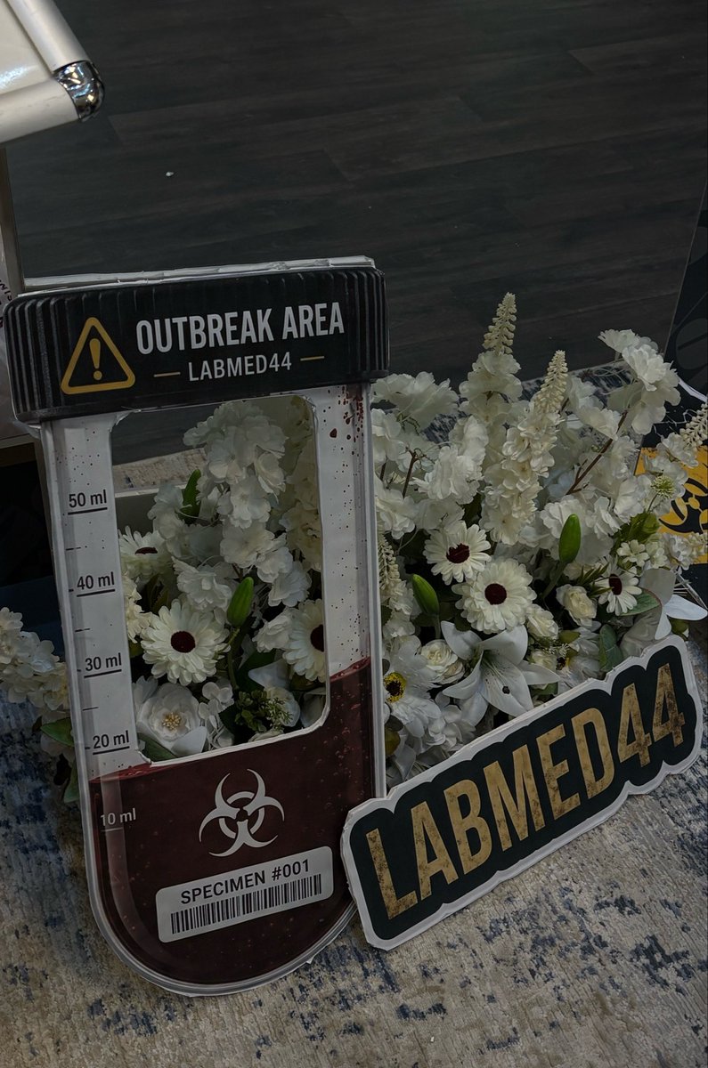 i47iu's tweet photo. يوم مميز جدًا انتهى بـ🔬🩵🩵

#outbreak_area 
#uqulabmed44 https://t.co/JkorNcFYHF