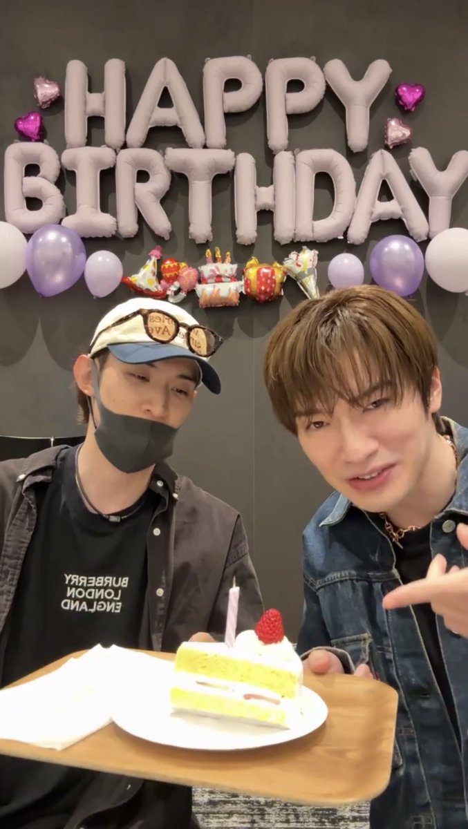 Rs1159's tweet photo. 26.5.5
深澤辰哉 向井康二 インライ
https://t.co/ak1iBUvsNx 🔑🎂

いつも誰か来て愛されてるね💜
明日には消すー https://t.co/ZHGzfqwJwb