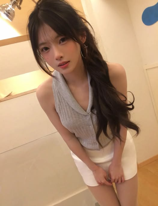 young girl tweet media