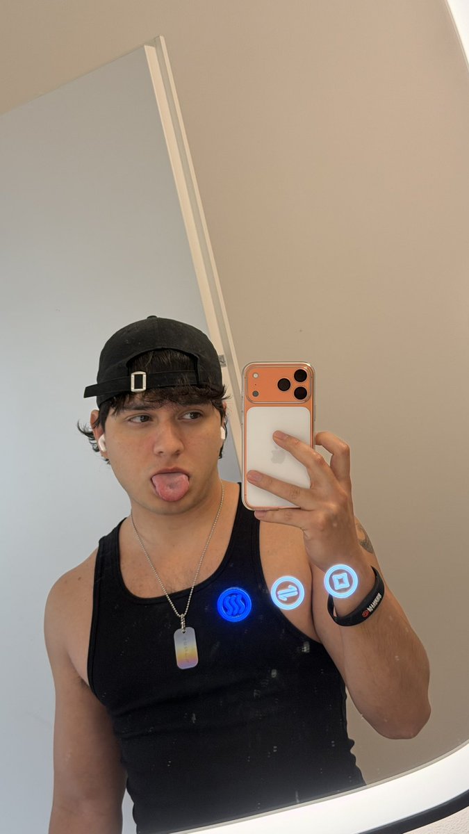 Fredxerick's tweet photo. I’m poison either way https://t.co/PXDyTINJmM