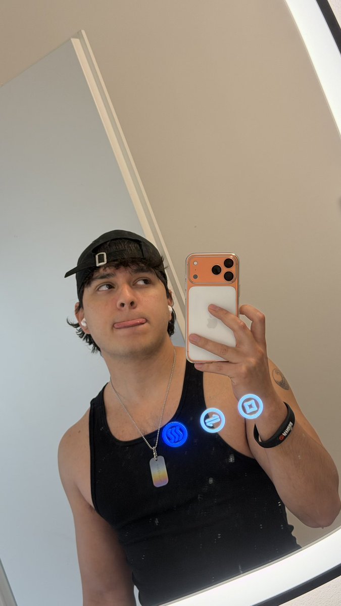 Fredxerick's tweet photo. I’m poison either way https://t.co/PXDyTINJmM