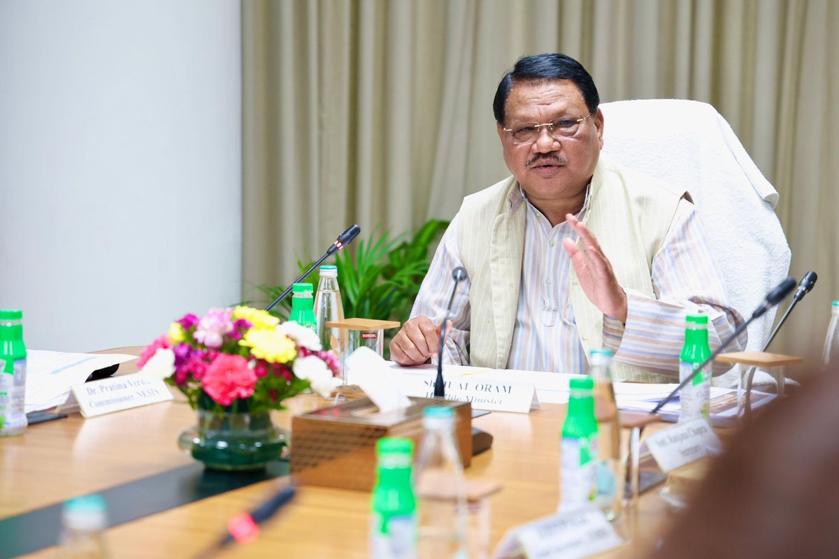 jualoram's tweet photo. कर्तव्य भवन–1 में निर्माणाधीन एकलव्य मॉडल आवासीय विद्यालयों (EMRS) की प्रगति की विस्तृत समीक्षा बैठक की। बैठक में कार्यों की समय-सीमा, गुणवत्ता मानकों और जमीनी स्तर पर क्रियान्वयन की गहन समीक्षा की गई।

@TribalAffairsIn https://t.co/iWgfsfigWP