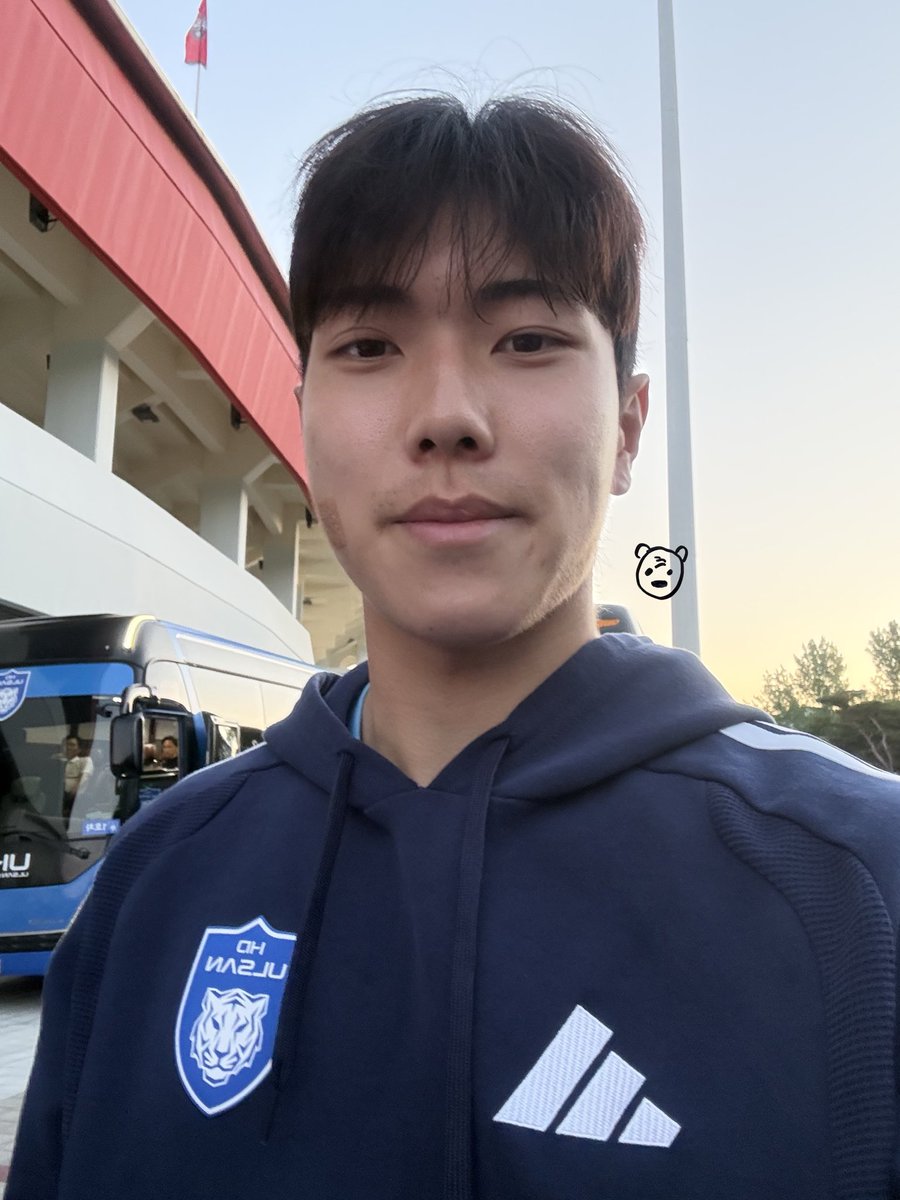 쨥 tweet media