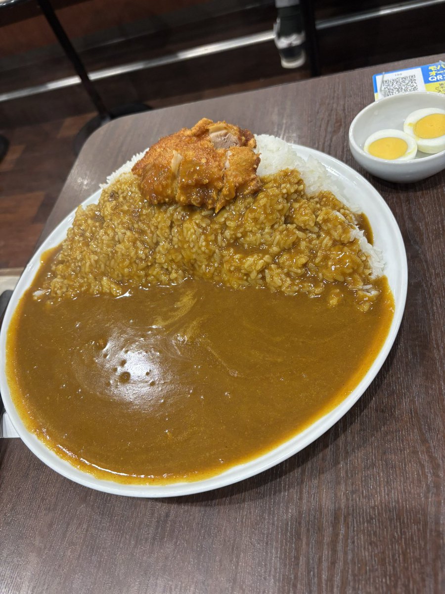 supercubmelon's tweet photo. 満身創痍で離脱したやまだの代わりにお届けするちょっぴり控えめな1300gの片山競技委員長の晩御飯🍛

#中部モトジムカーナ https://t.co/ShVNmq8Rfq