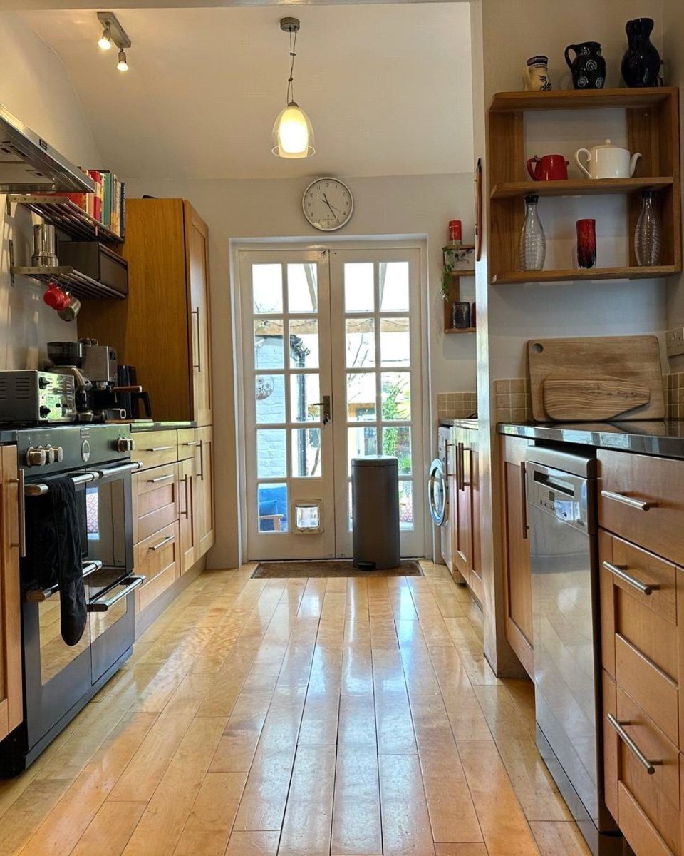 JS_Haleoffice's tweet image. #forsale Cedar Road, #Hale
Guide price £650,000

A beautifully presented three-bedroom bay fronted Victorian #property, ideally positioned on one of the area’s most sought-after tree-lined roads.

jackson-stops.co.uk/properties/216…

#halepropertyforsale