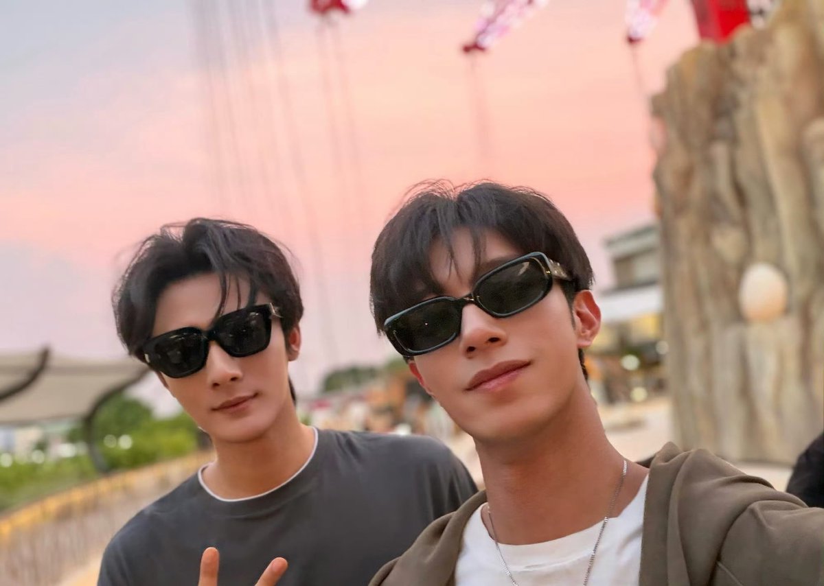 jiangliglobal_'s tweet photo. DESIRE4_ update
https://t.co/5NVSvmEait

🇹🇭 ℕ𝕚𝕔𝕖 𝕋𝕣𝕚𝕡

#江衡 #李沛恩 #JiangLi #OceanJiang #SeekyLi #LiPeiEn #JiangHeng https://t.co/962HcyoaZz