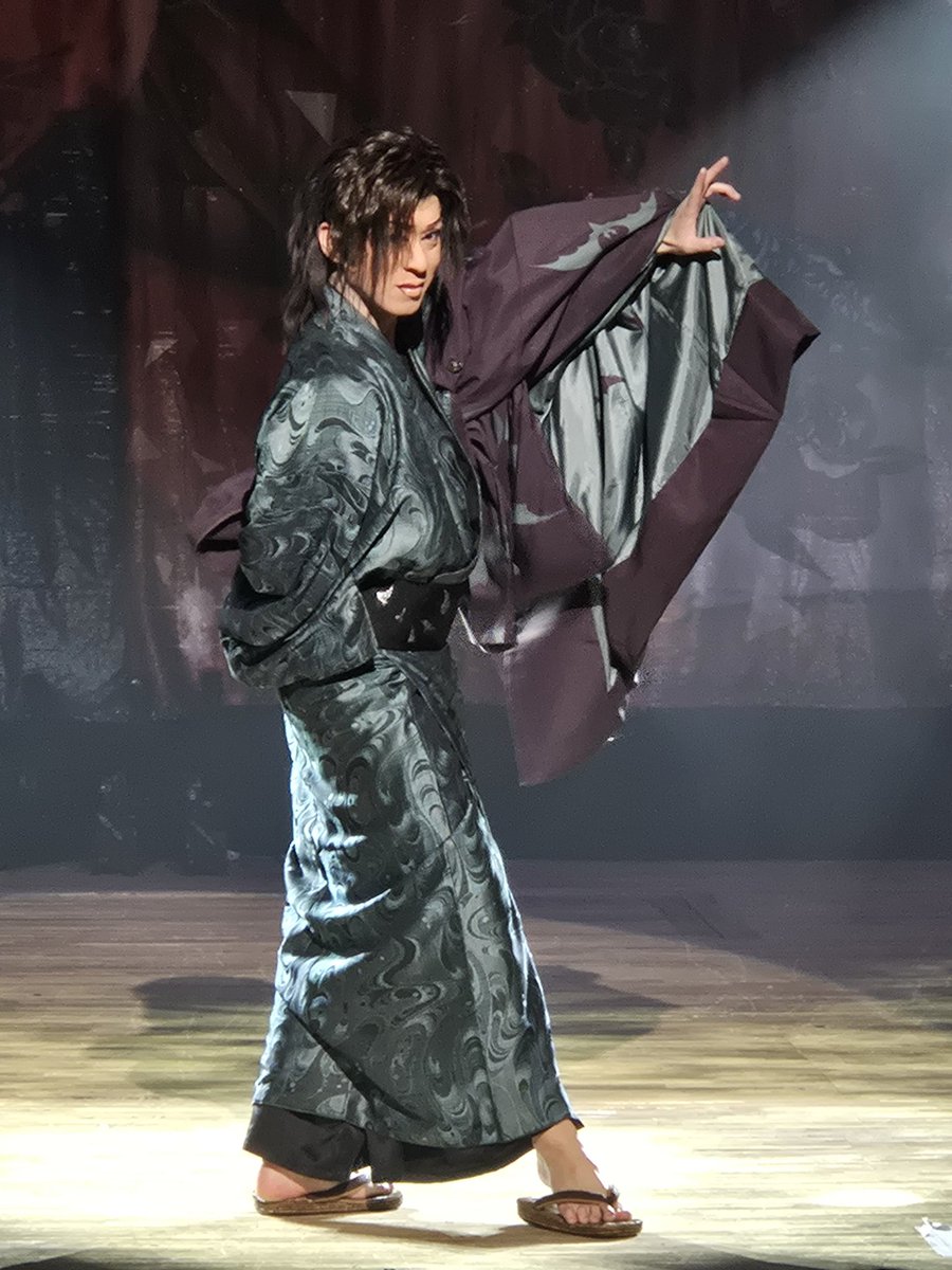 madagasu17's tweet photo. 5月14日　櫻京之介誕生日公演
昼の部ロング公演
料金
1.当日4500円
2.特別誕生日チケット4000円
3.前売り券2枚

#新開地劇場
#劇団花吹雪
#三代目櫻京之介
#誕生日
#特別
#神戸 https://t.co/fw91DneLwm