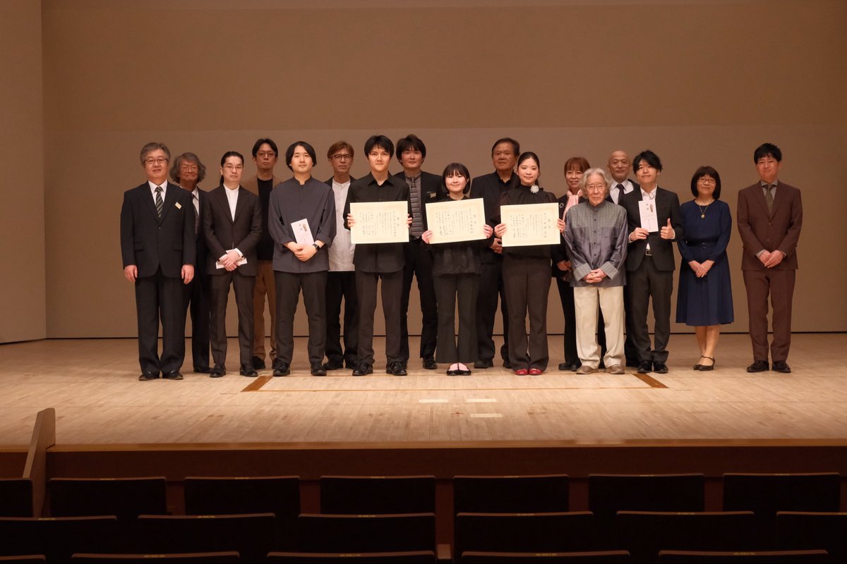 classicalgco's tweet photo. 5月3日（日）に
『第57回クラシカルギター・コンクール』を開催致しました。

改めて結果は以下の通りです。

第１位  　 河合香紅
第２位      田嶋恵
第３位      吉田松太郎
第４位      岡本和也
第５位      田中春彦
第６位      深澤太一

（以上、敬称略） https://t.co/hHbN48aB7n