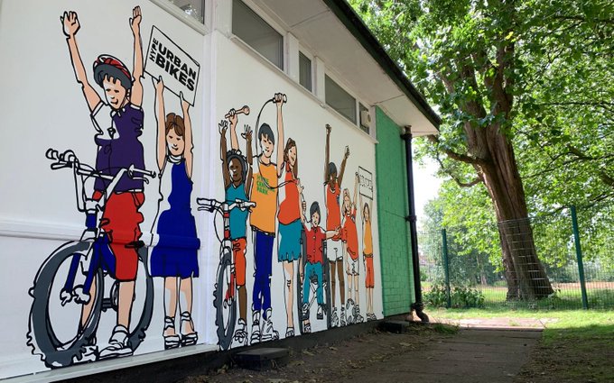 chestertweetsuk's tweet image. Does your business need a #mural painting?

 @absodesign are the right team for the job

#chesterhour #Chester