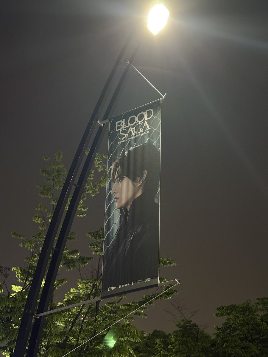 두루 tweet media