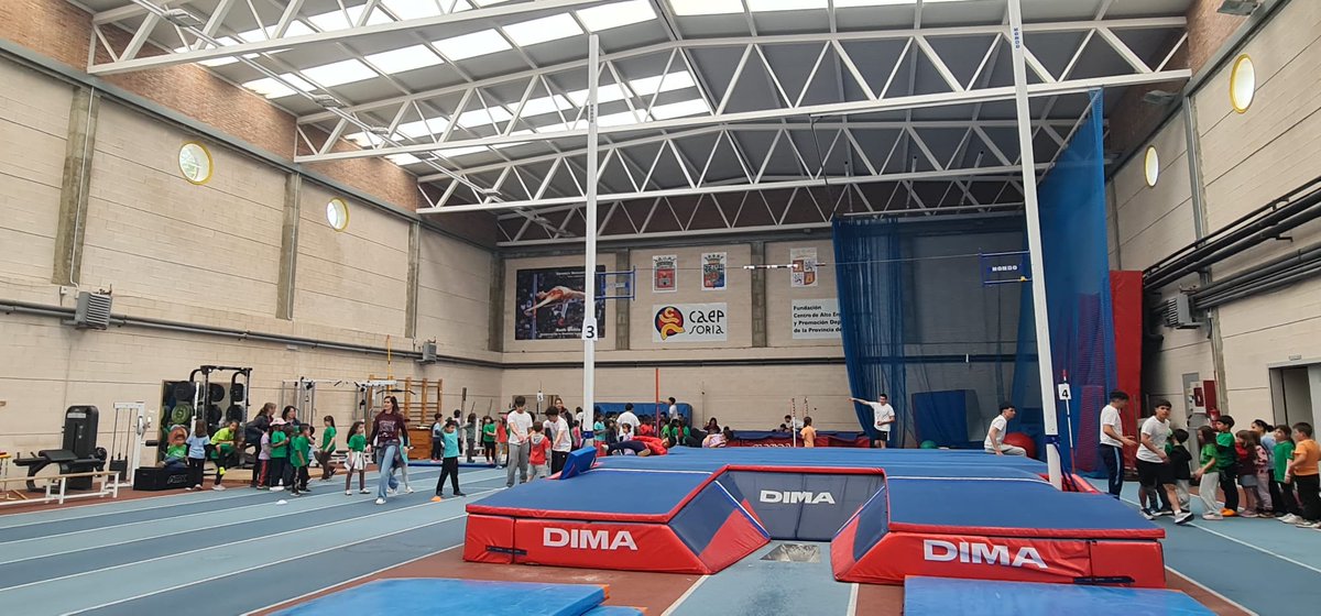 CFIEdeSoria's tweet photo. 🎉 El #VEncuentroInterCRAS llega a su fin. Jornada compartida que no habría sido posible sin la implicación de tantas personas.🙏Gracias a @netserrato @CAEPSORIA y a la comunidad educativa @CAFYDSoria y #GradodeInfantil.🙌 Seguimos aprendiendo juntos 🌱 #FormaciónCyL @educacyl https://t.co/LKcLPthy3Z