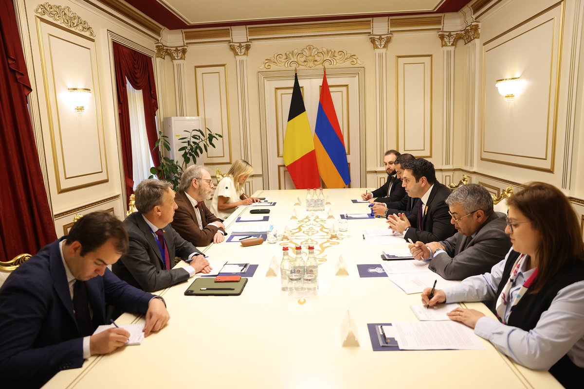 alensimonyan's tweet photo. 🇦🇲🇧🇪🇪🇺 
I was pleased to host @PeterDeRoover1, President of the Chamber of Representatives of the Kingdom of Belgium.
We discussed strengthening interparliamentary cooperation, deepening #Armenia-#Belgium relations, advancing the Armenia–#EU agenda, democratic reforms, & regional developments.
I also highlighted the Belgian Parliament’s consistent support for Armenia.

#ParliamentaryDiplomacy