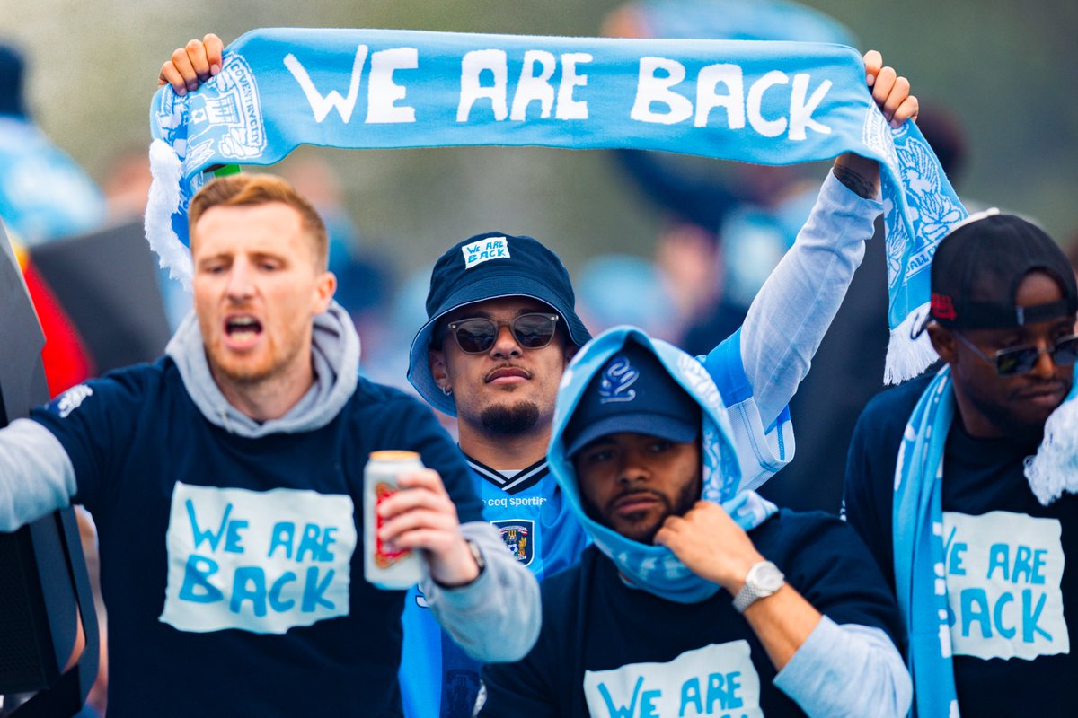 Coventry_City's tweet photo. TOP OF THE LEAGUE. TOP OF THE BUS. https://t.co/Z5Zz9STHAP