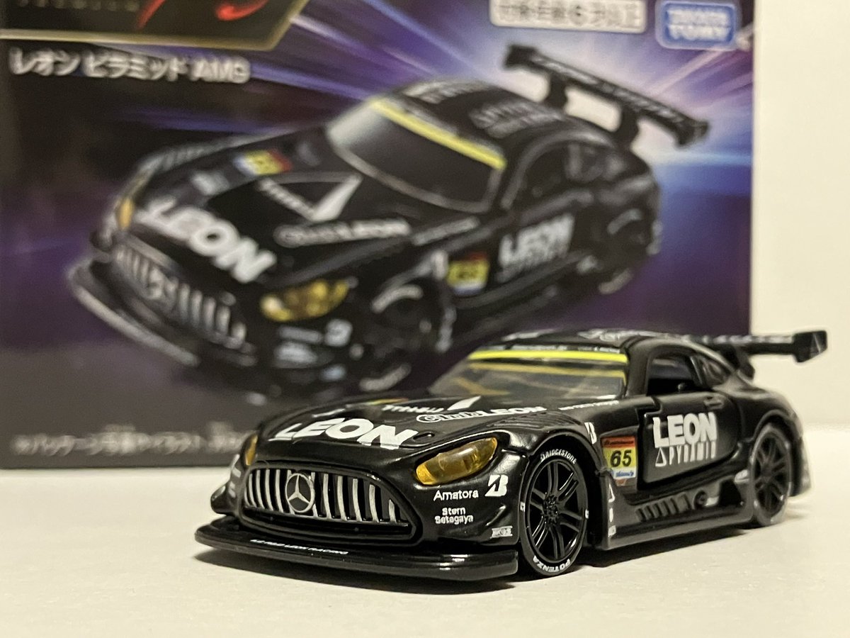 トミカ トミカプレミアムRacing レオン ピラミッド AMG UV印刷とタンポ