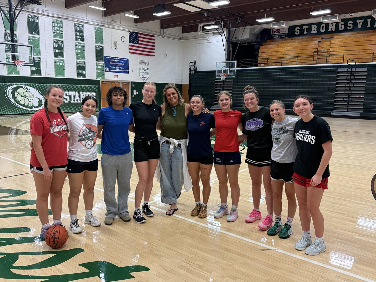 LadyMustangGB's tweet photo. Big thank you to @KenzieSchulz2 and @maddiefortuna for stopping by open gym and playing with the girls! We love our alumni so much!💚🏀🫶🏼

@scsmustangs https://t.co/OslP03u9FL