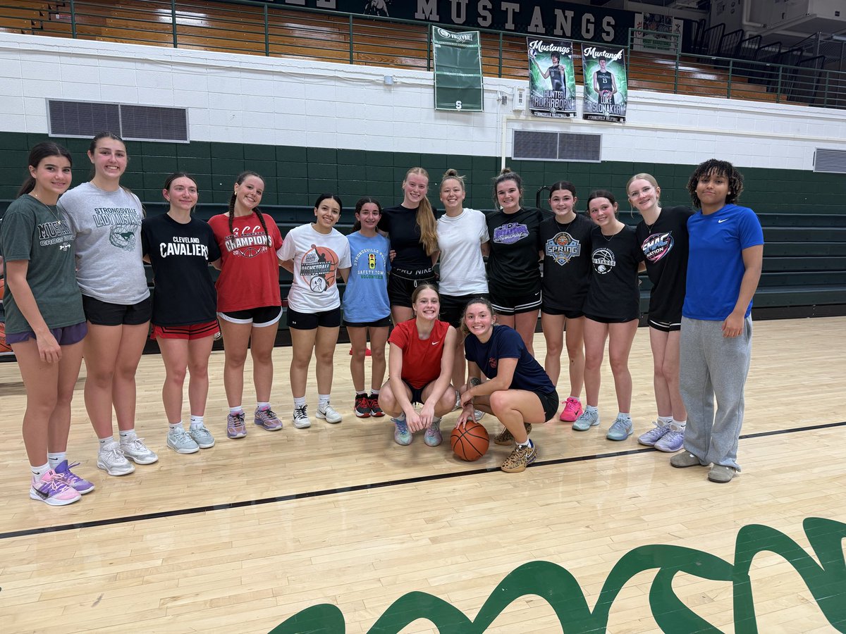 LadyMustangGB's tweet photo. Big thank you to @KenzieSchulz2 and @maddiefortuna for stopping by open gym and playing with the girls! We love our alumni so much!💚🏀🫶🏼

@scsmustangs https://t.co/OslP03u9FL