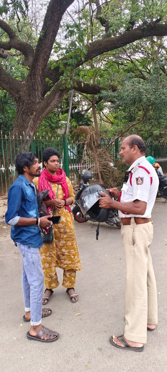 PULAKESHINAGAR TRAFFIC BTP tweet media
