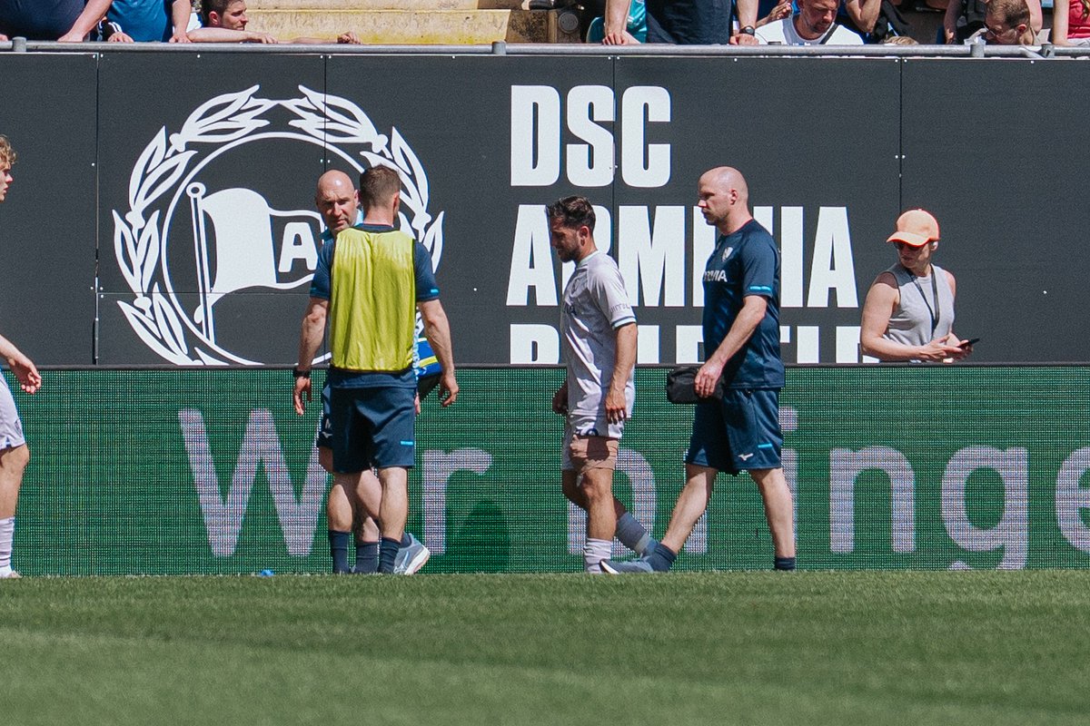 VfLBochum1848eV's tweet photo. 🤕 Saison-Aus für Maximilian #Wittek!
Unser Linksverteidiger hat sich im Spiel gegen Bielefeld eine Oberschenkelverletzung zugezogen und wurde bereits erfolgreich operiert. Wir wünschen eine schnelle und gute Genesung, Maxi! 💙🤍
#meinVfL #DSCBOC https://t.co/r7EEtgVngJ