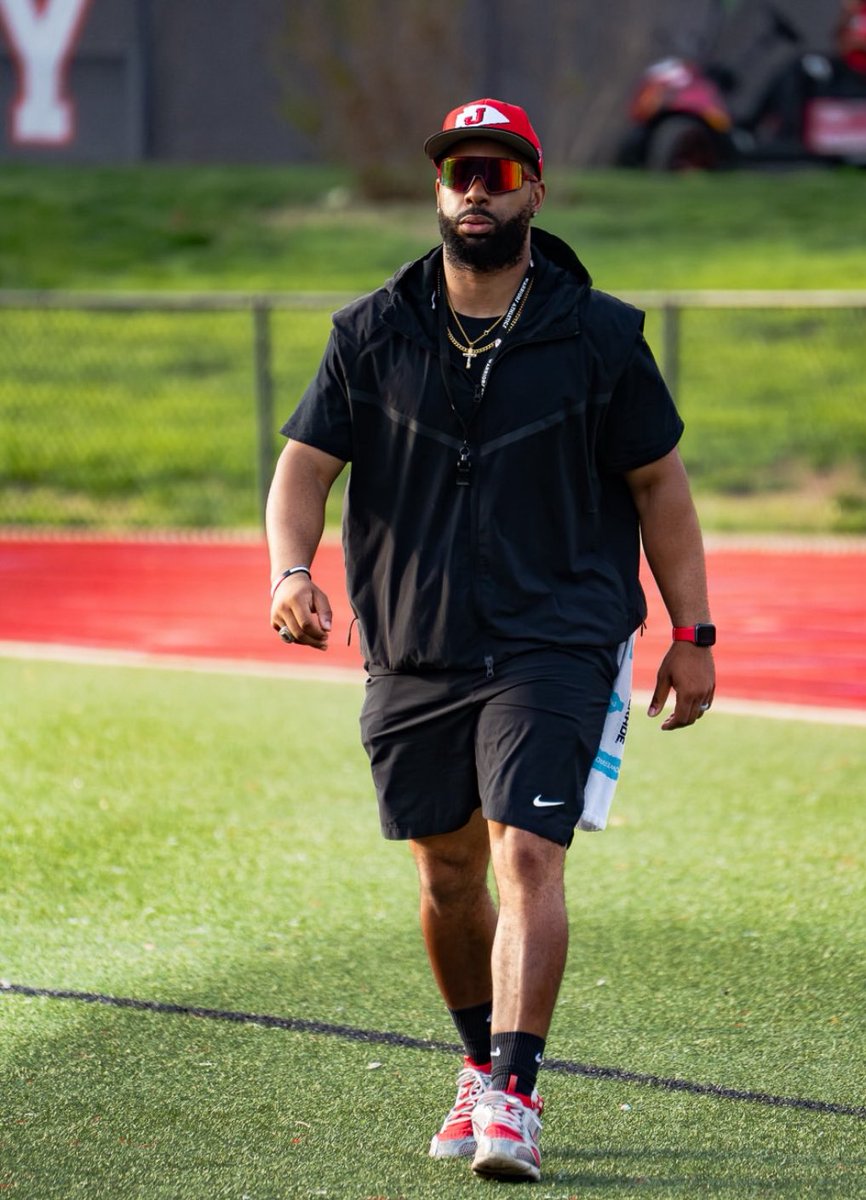 coachdgreen_'s tweet photo. Coming off a win, tryna to win again π―π΅π§¬
#BelieveYourProcess https://t.co/o7y1HJOVdn