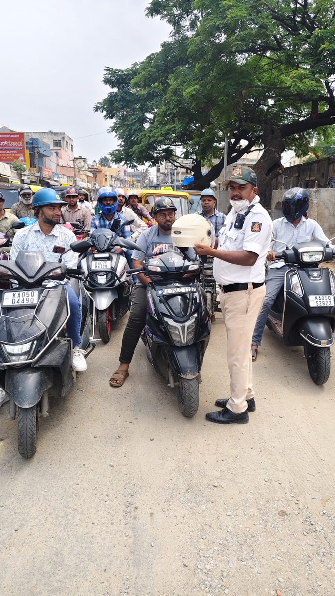 PULAKESHINAGAR TRAFFIC BTP tweet media