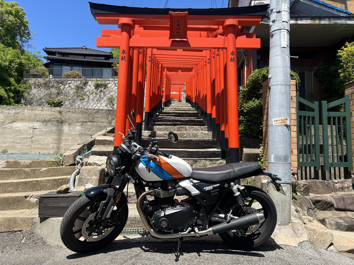 naimon14's tweet photo. 今日天気良かったので海沿いの竹原、三原へツーリング
なかなか良い写真が撮れました📸

#バイク
#広島
#sr400
#スピードツイン900
#ヤマハ
#トライアンフ https://t.co/hZibSLOpO1