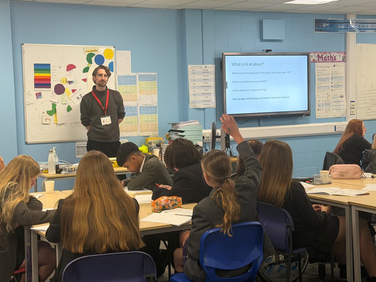 Do you have a passion for languages? Why not pass this on to young people by training to be a Modern Foreign Languages teacher? 

Language learning improves memory, problem-solving &amp; critical-thinking skills, concentration, ability to multitask &amp; listening skills. 👌