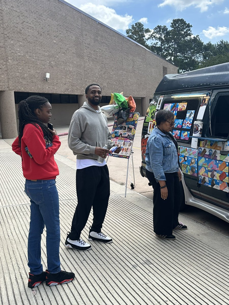 Edwin M. Wells Middle School tweet media