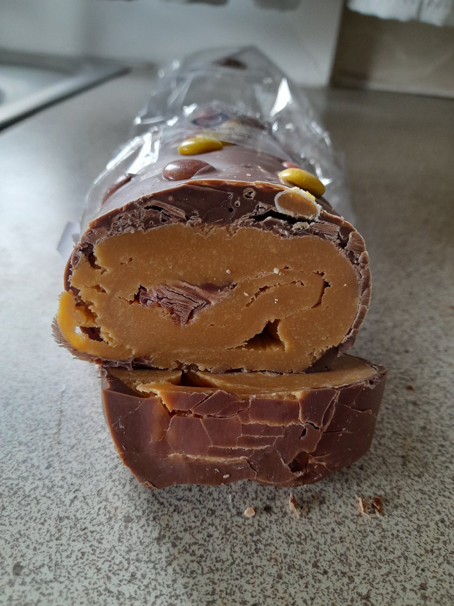 Jobbie1874's tweet photo. Who needs Sex, Drugs and Rock and Roll when there's the most delicious fudge you'll ever taste from @wtfudgeuk 
Pic 1: With Nutella
2: Millionaires shortcake 
3: With Reeces pieces and cups
4: With Caramel.
Yum! 😋 https://t.co/WhdBs0dC9h