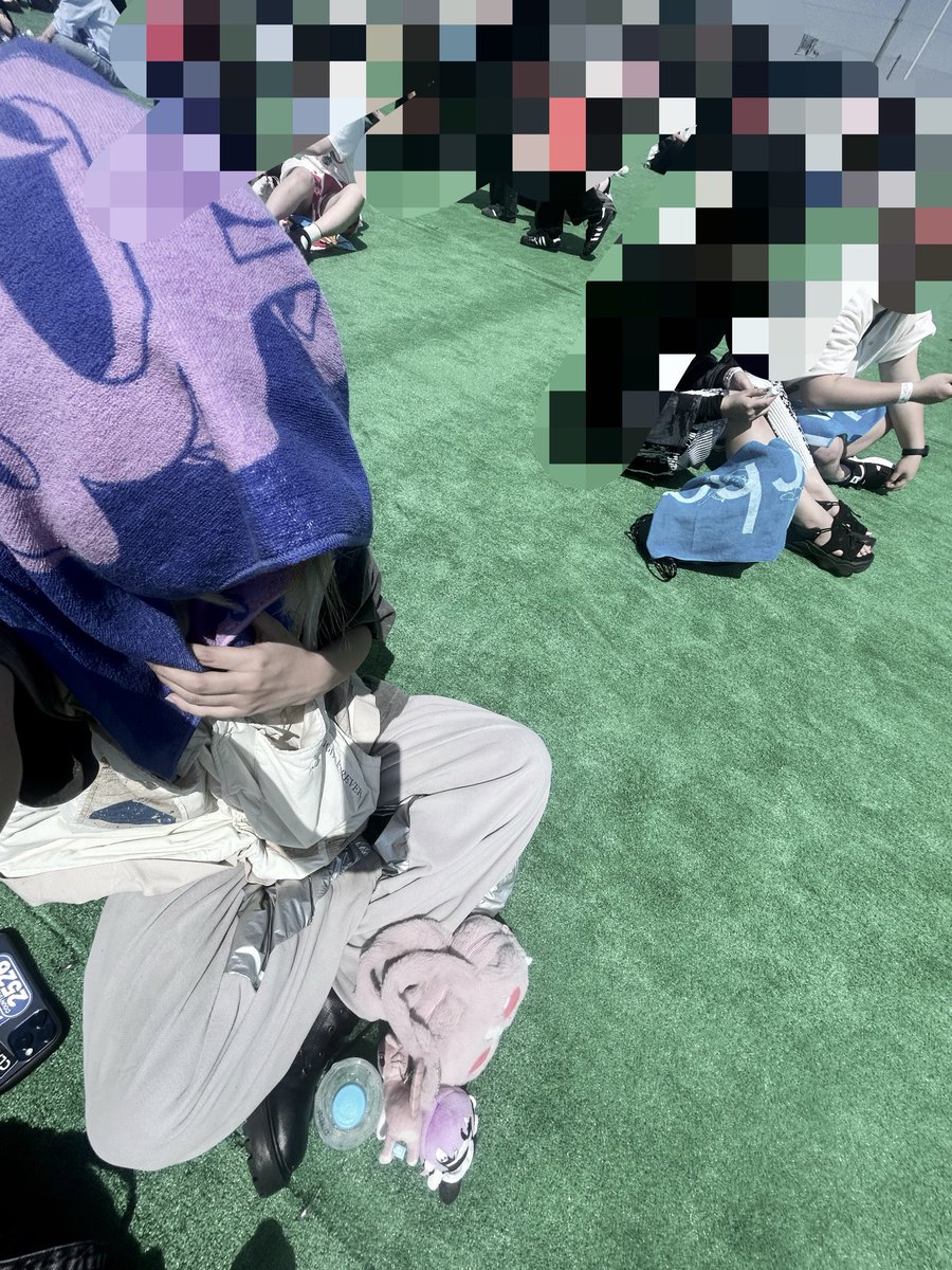 セ2コ tweet media