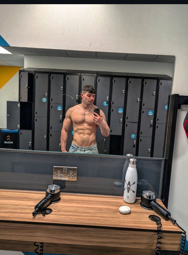 Archiescott98 tweet media